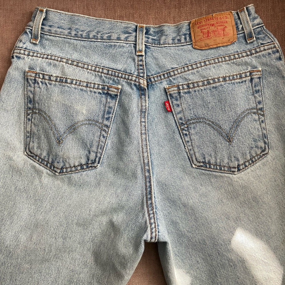 Vintage women’s Levi's Classic Light Blue Straight Jeans 12 mis